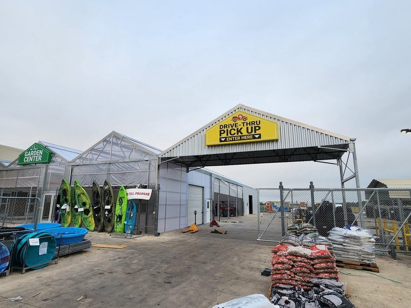 Tractor Supply store exterior